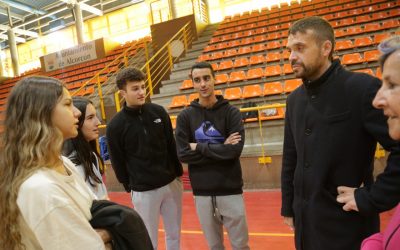 Ganar Alcorcón marca como prioridad que los jóvenes puedan hacer su vida en el municipio: becas, premios y un programa para el retorno del talento